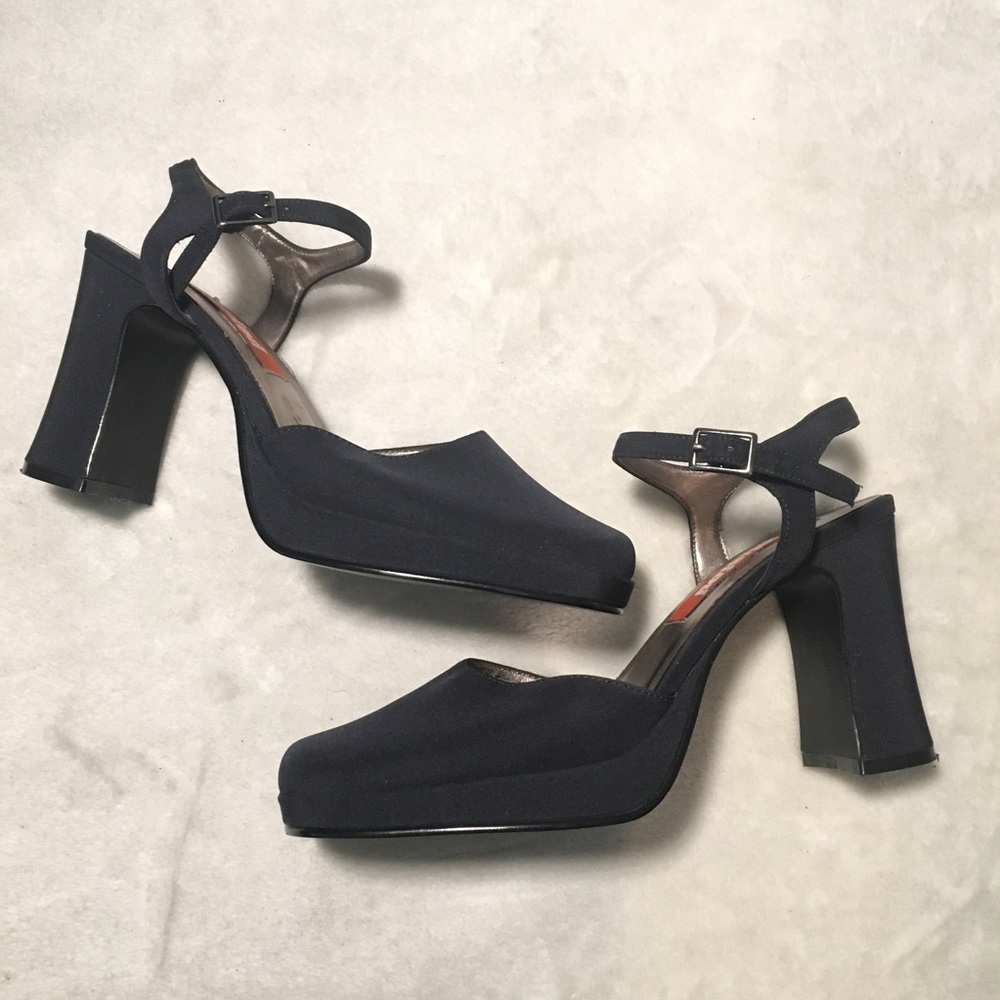 Navy Blue 90s Chunkey Heels